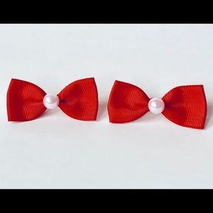 Red bow hair clip set with pearl detail